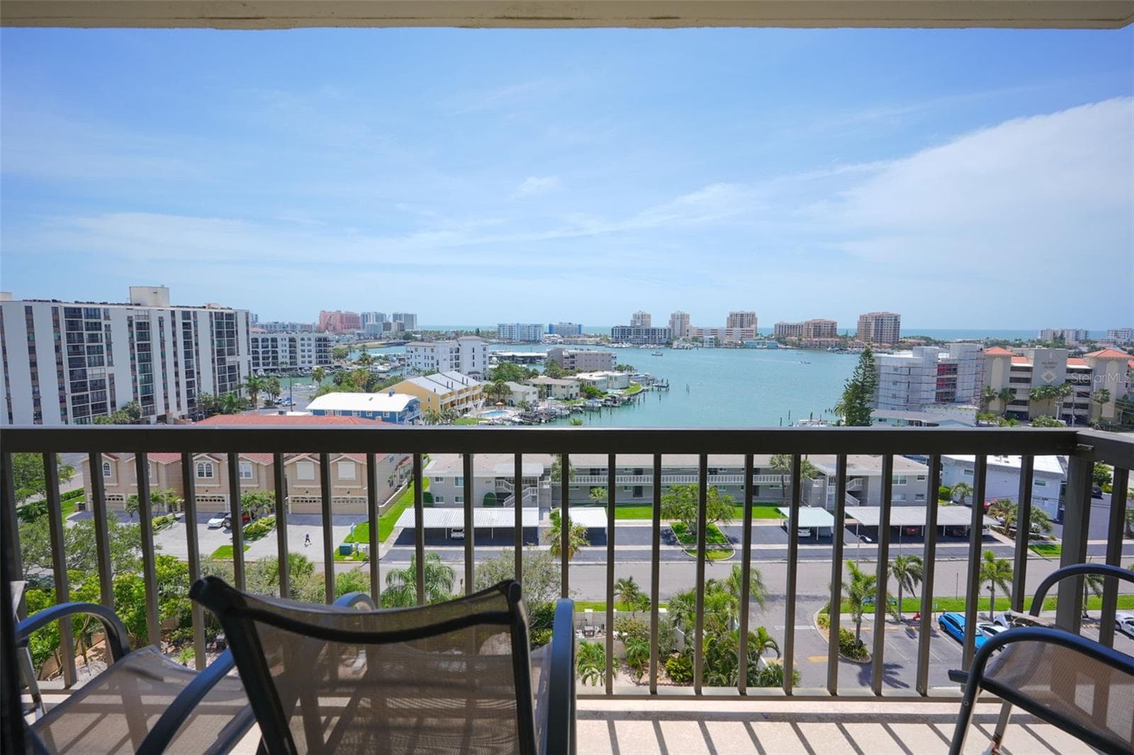 400 ISLAND WAY #1004
