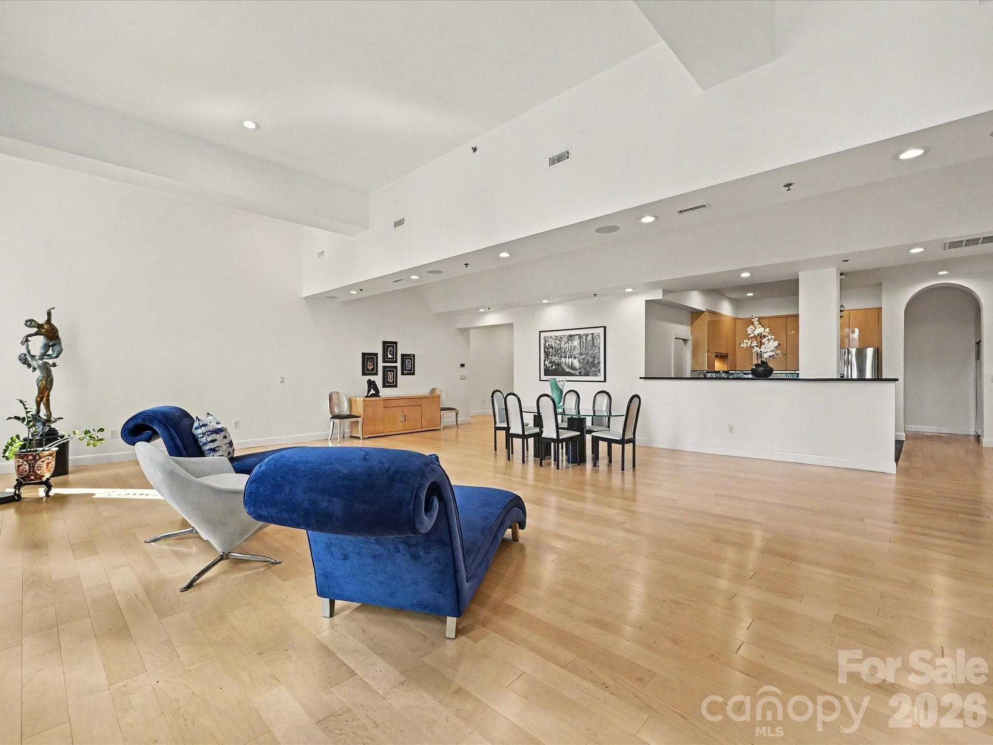 Condominium at 127 N Tryon Street, Charlotte, photo 11 of 37