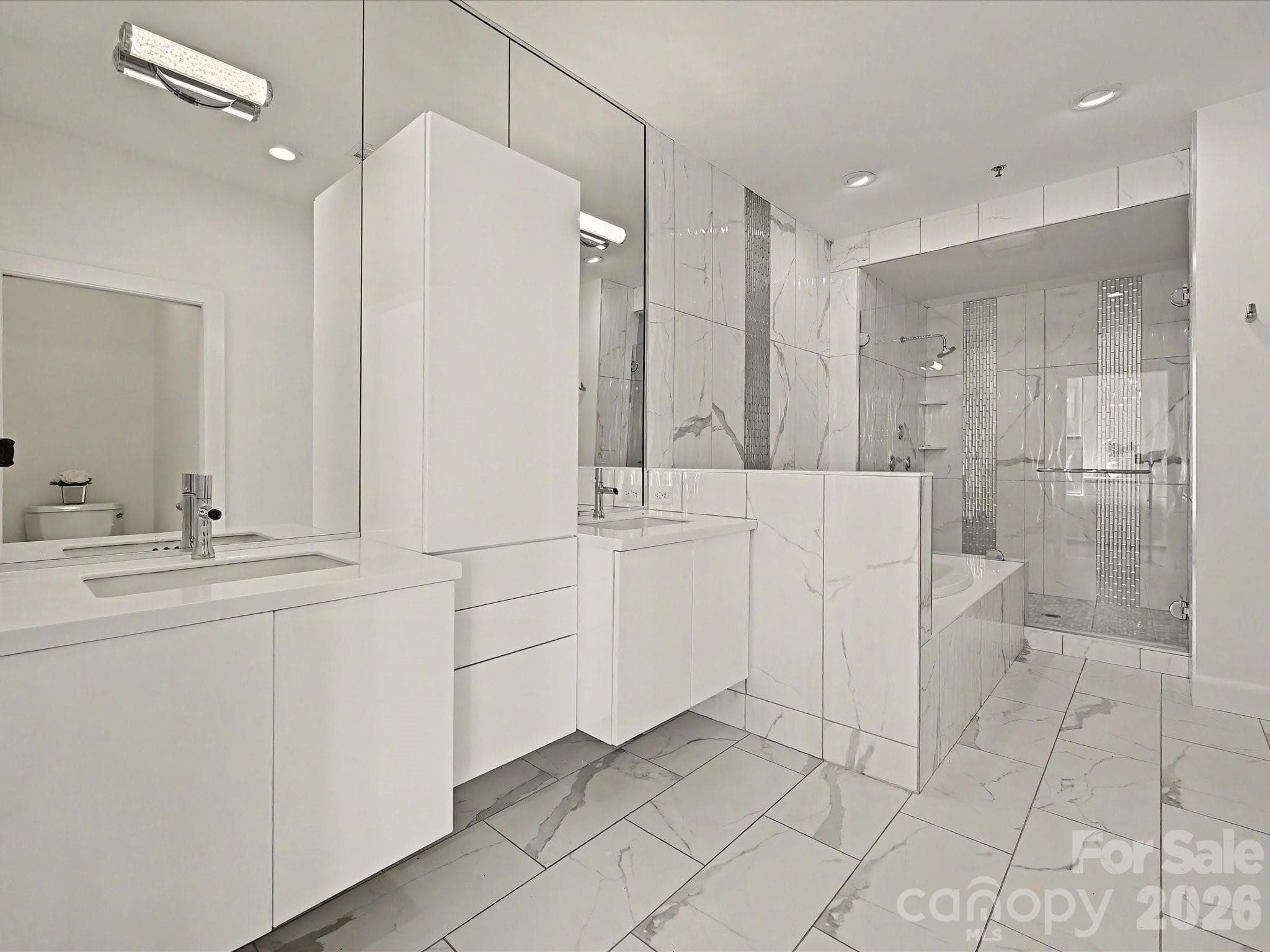 Primary Ensuite - 127 N Tryon Street, Charlotte