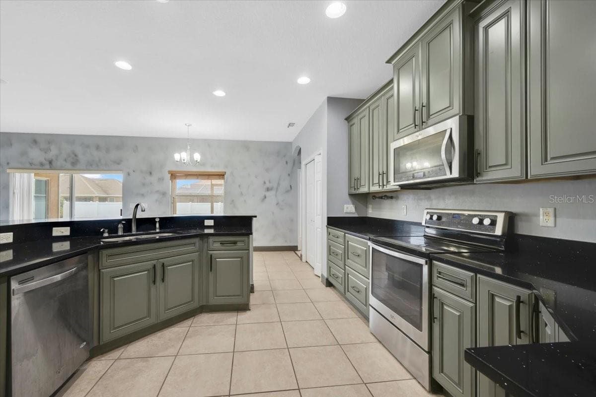 Kitchen - 2850 SHELDON ST, LAKELAND
