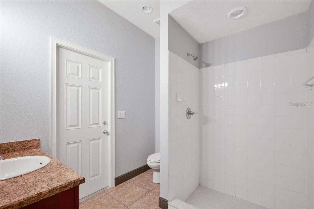 Guest Bath 1 - 2850 SHELDON ST, LAKELAND