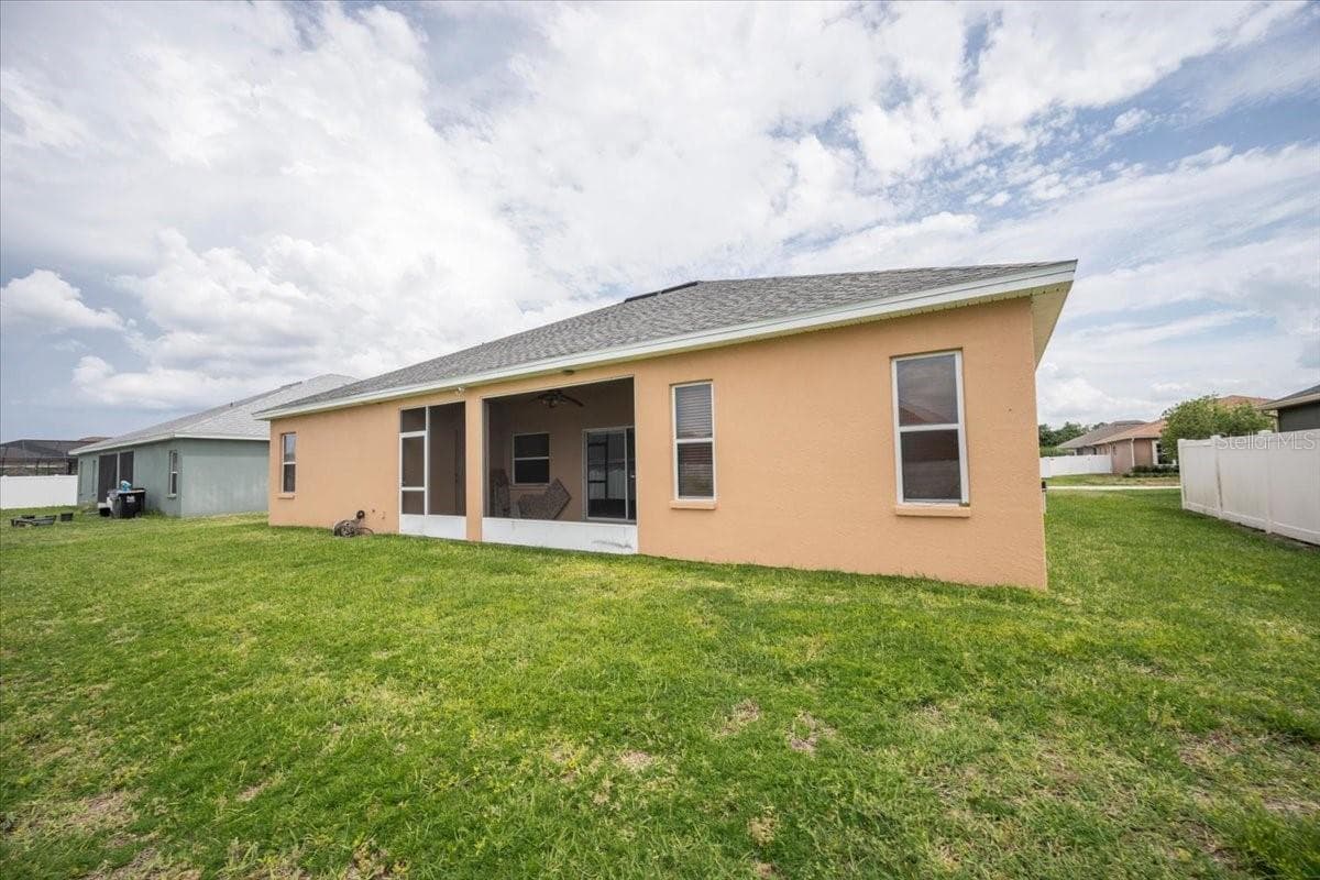 Back of Home - 2850 SHELDON ST, LAKELAND