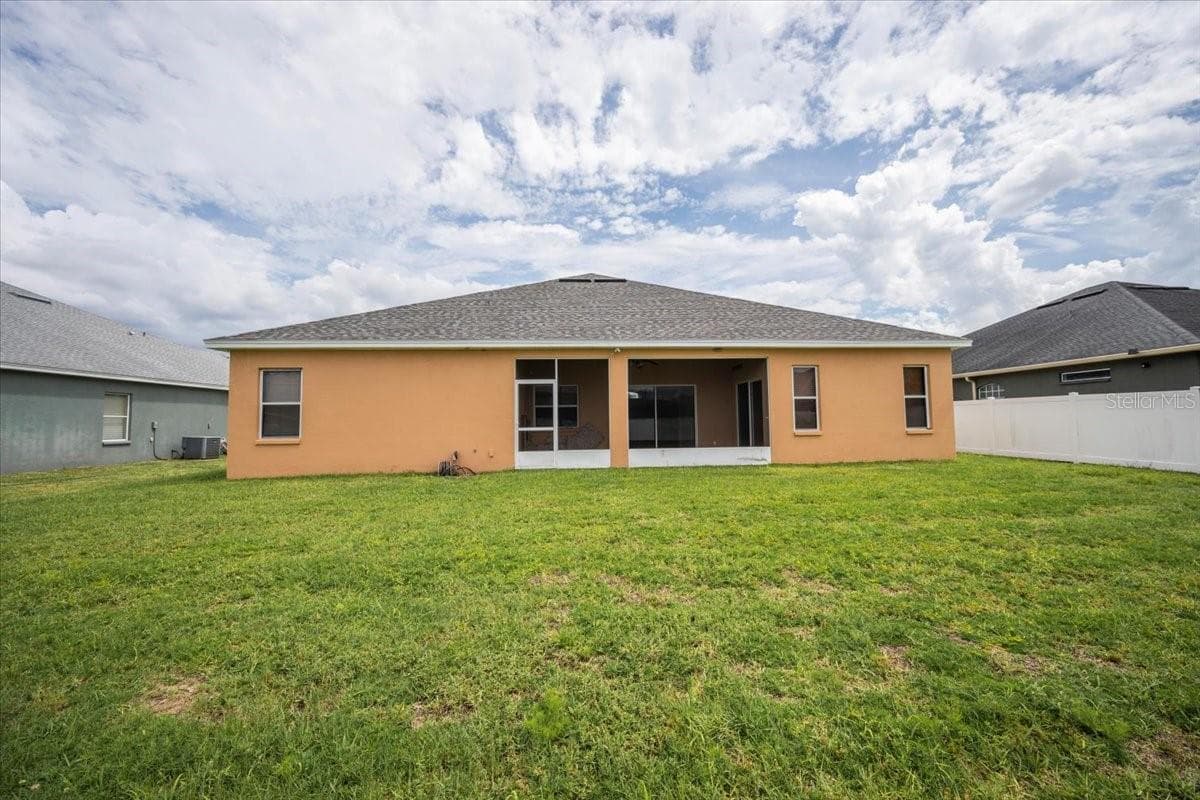 Back of Home - 2850 SHELDON ST, LAKELAND