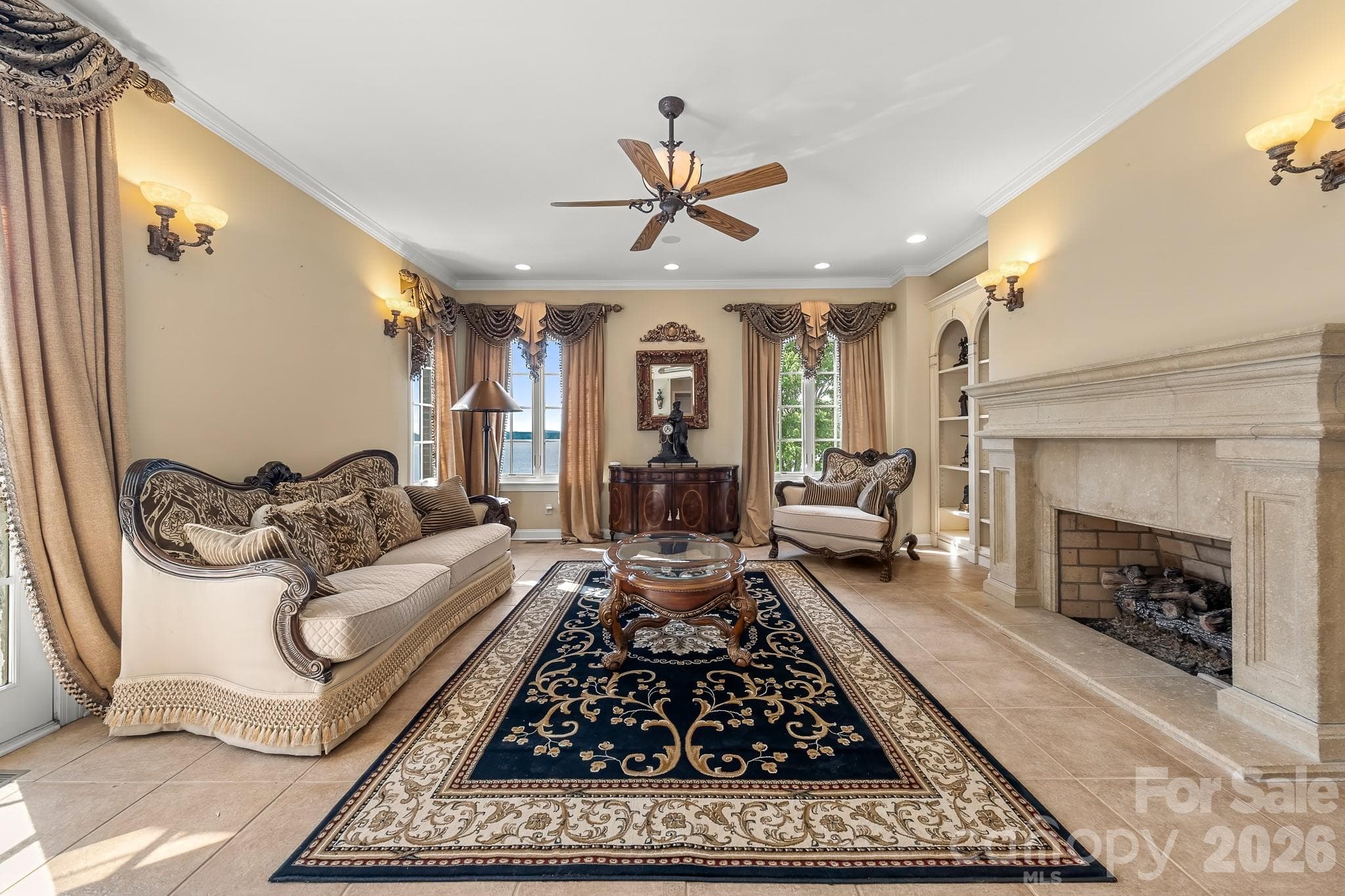 Single Family Residence at 331 Ivy Arbor Circle, Rock Hill, photo 9 of 48