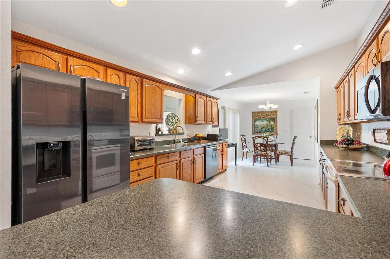 Spacious kitchen - 9498 SE 174TH LOOP, SUMMERFIELD