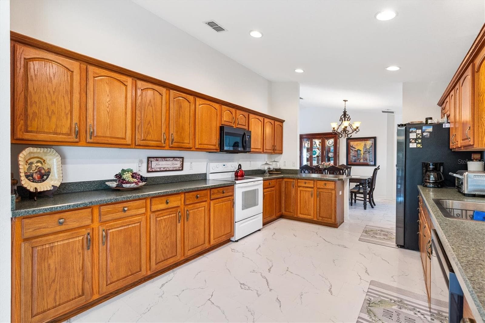 Single Family Residence at 9498 SE 174TH LOOP, SUMMERFIELD, photo 11 of 46