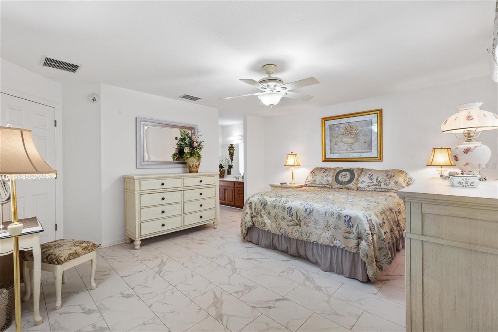 Primary bedroom en-suite - 9498 SE 174TH LOOP, SUMMERFIELD
