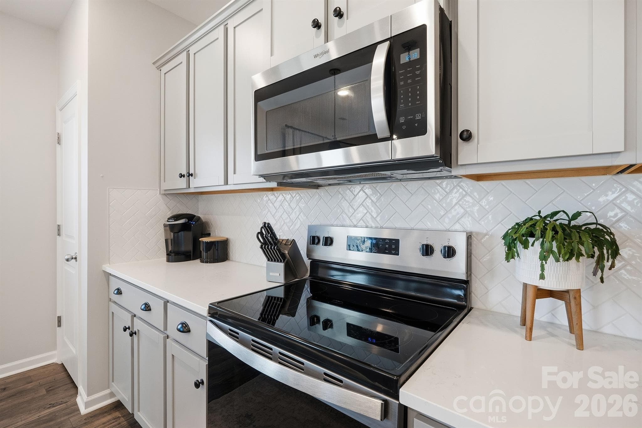 All appliances including refrigerator remain - Kannapolis