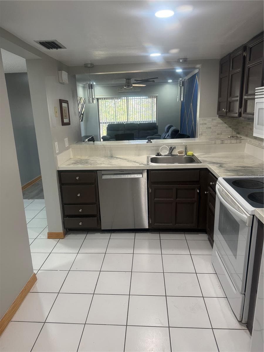 Condo - Hotel at 4123 PLAYER CIR #509, ORLANDO, photo 8 of 15