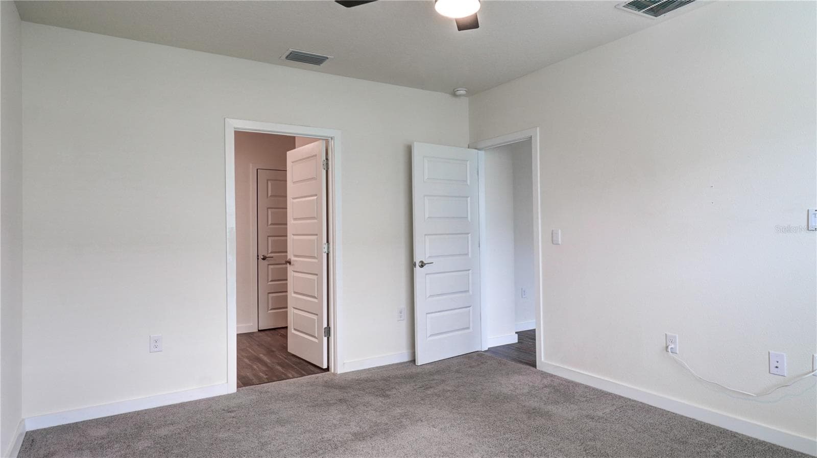 Single Family Residence at 31899 OYSTER TRELLIS LN, WESLEY CHAPEL, photo 9 of 27