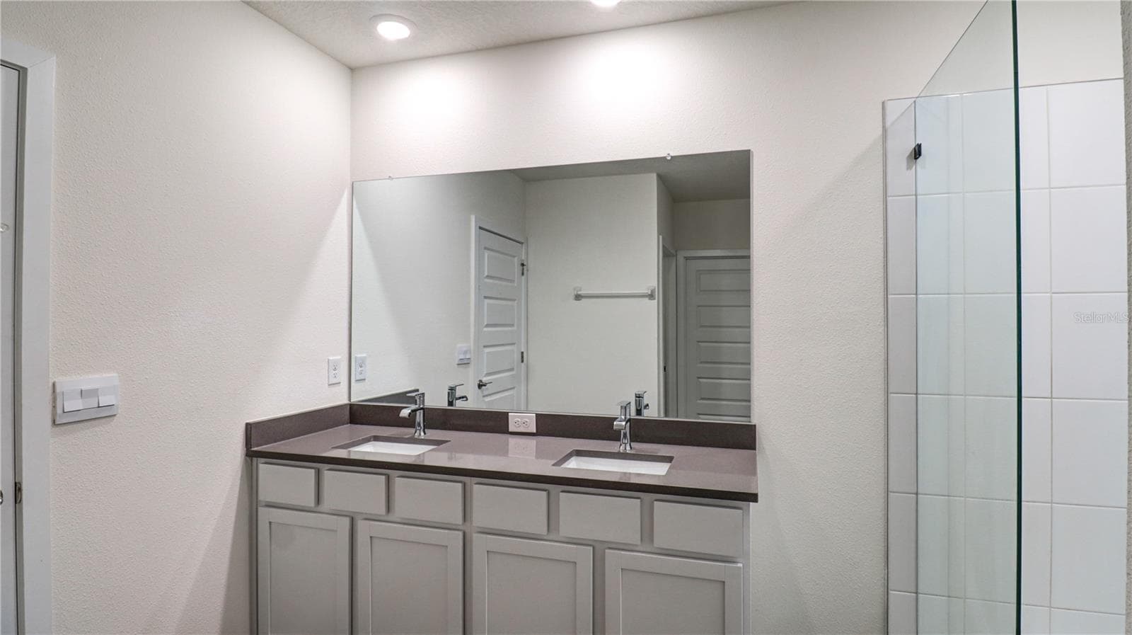Single Family Residence at 31899 OYSTER TRELLIS LN, WESLEY CHAPEL, photo 10 of 27