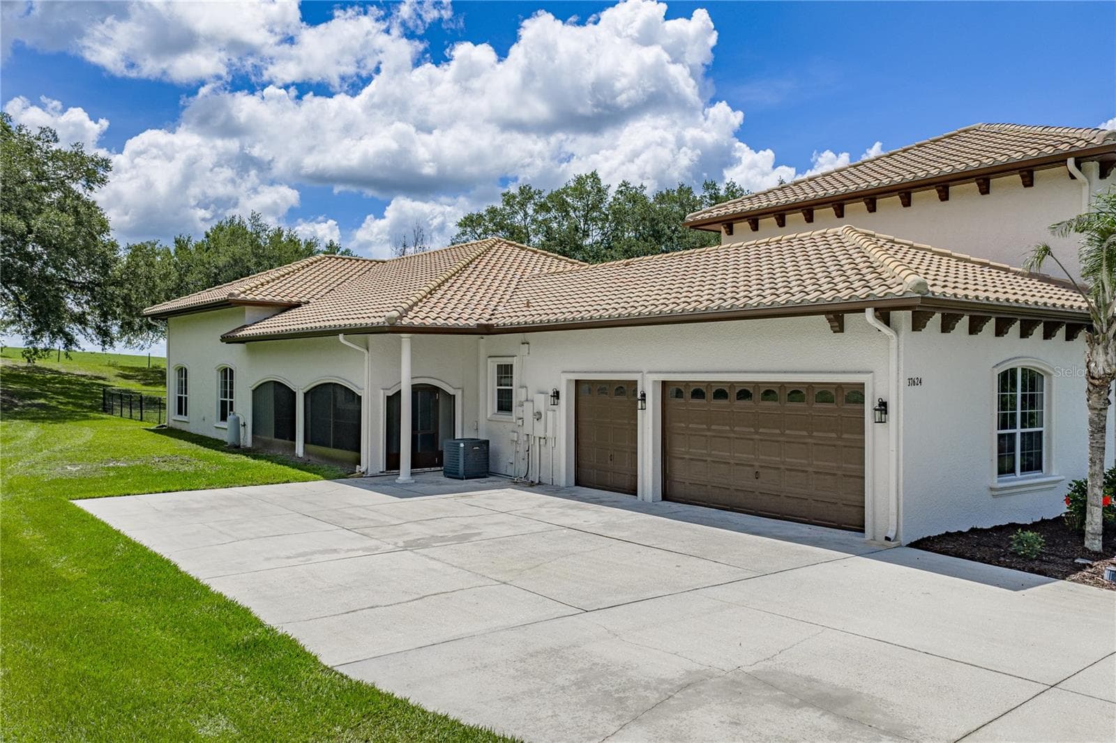 Single Family Residence at 37624 SKY RIDGE CIR, DADE CITY, photo 11 of 89