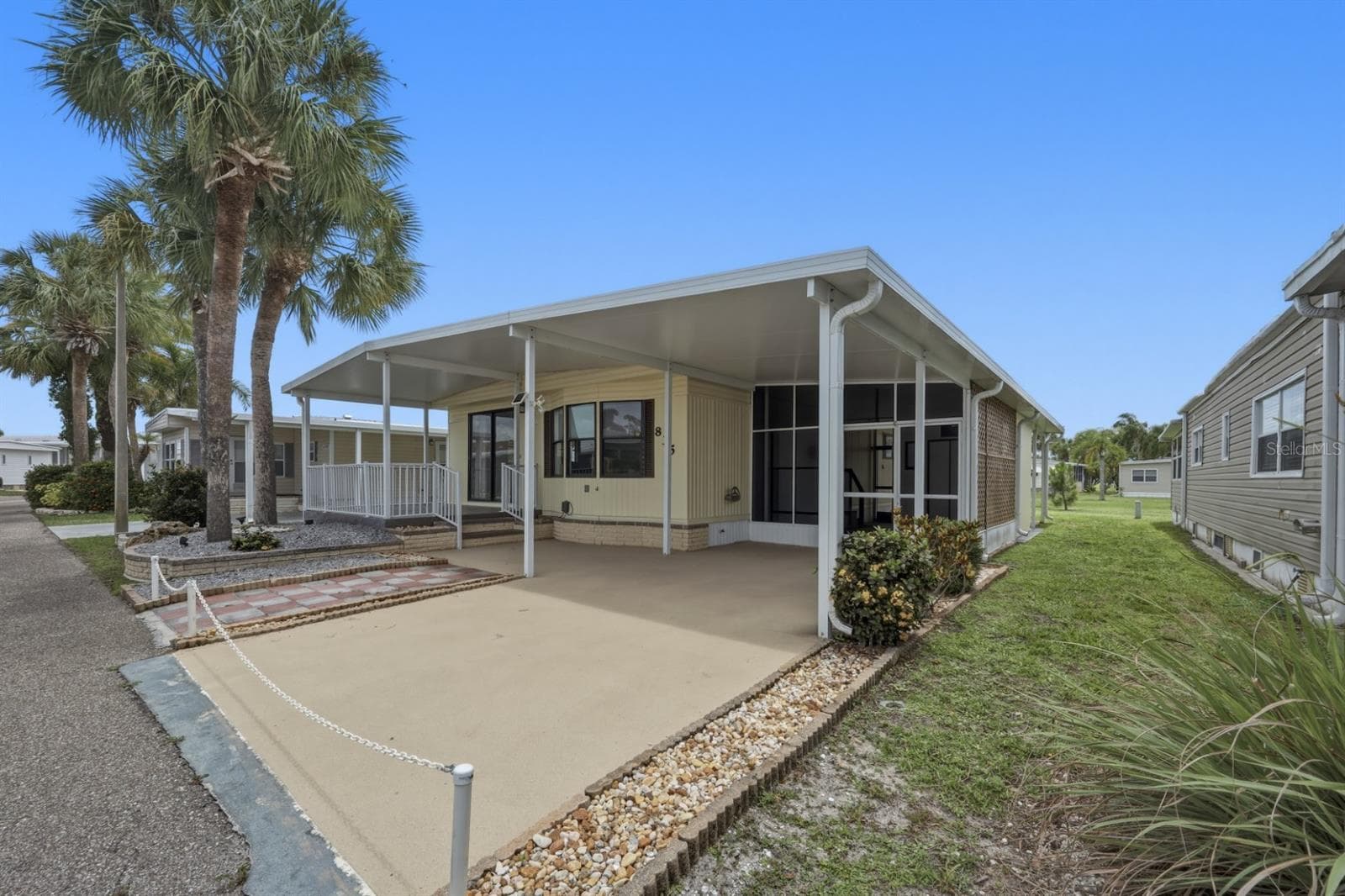 Front right - 2100 KINGS HWY #835, PORT CHARLOTTE