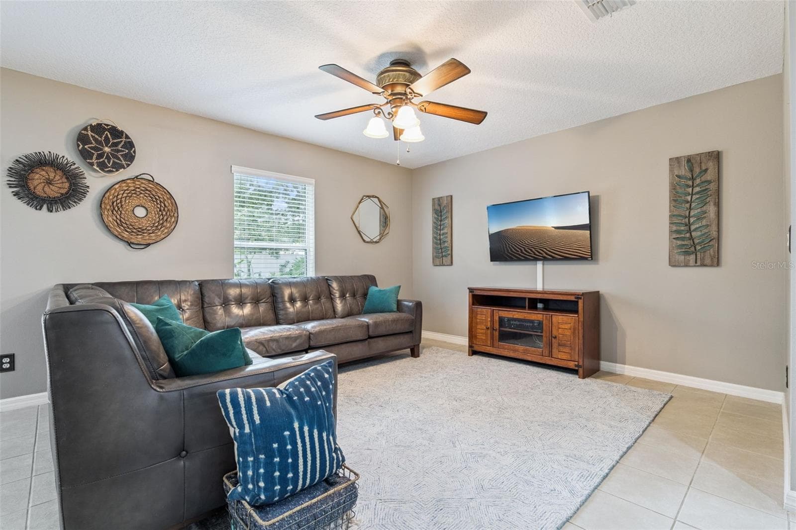Single Family Residence at 657 PREAKNESS CIR, DELAND, photo 5 of 30