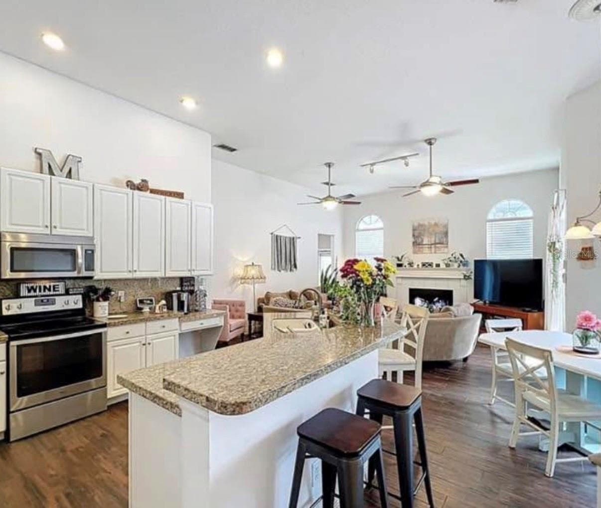 Single Family Residence at 4552 LAKE CALABAY DR, ORLANDO, photo 27 of 82