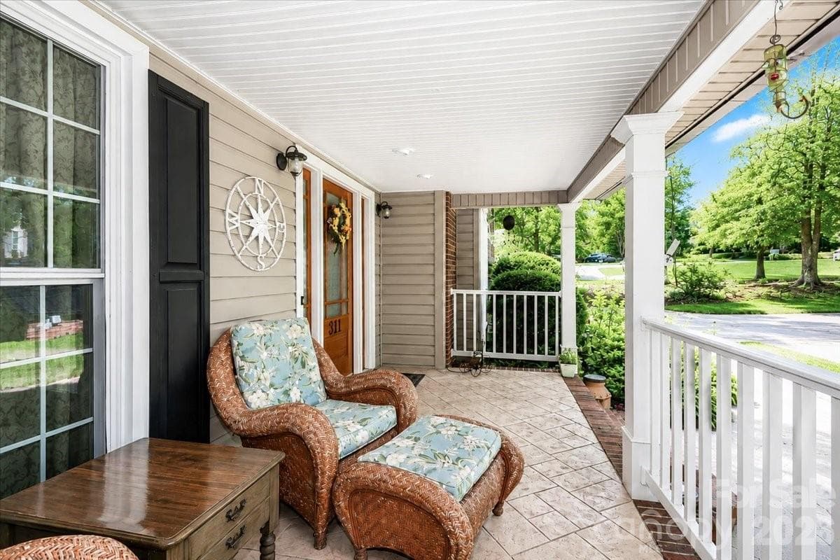 Front Portch - 311 N Deerfield Circle, Salisbury