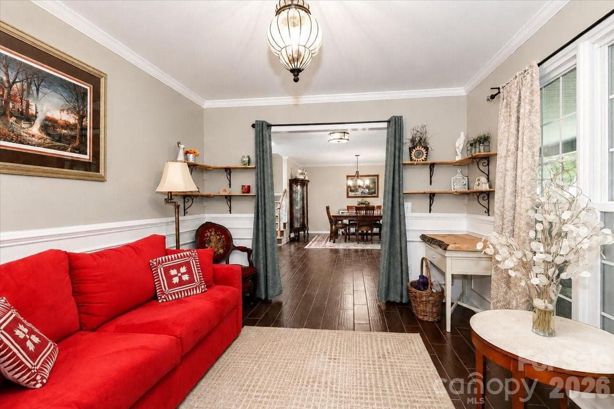 Living room - 311 N Deerfield Circle, Salisbury
