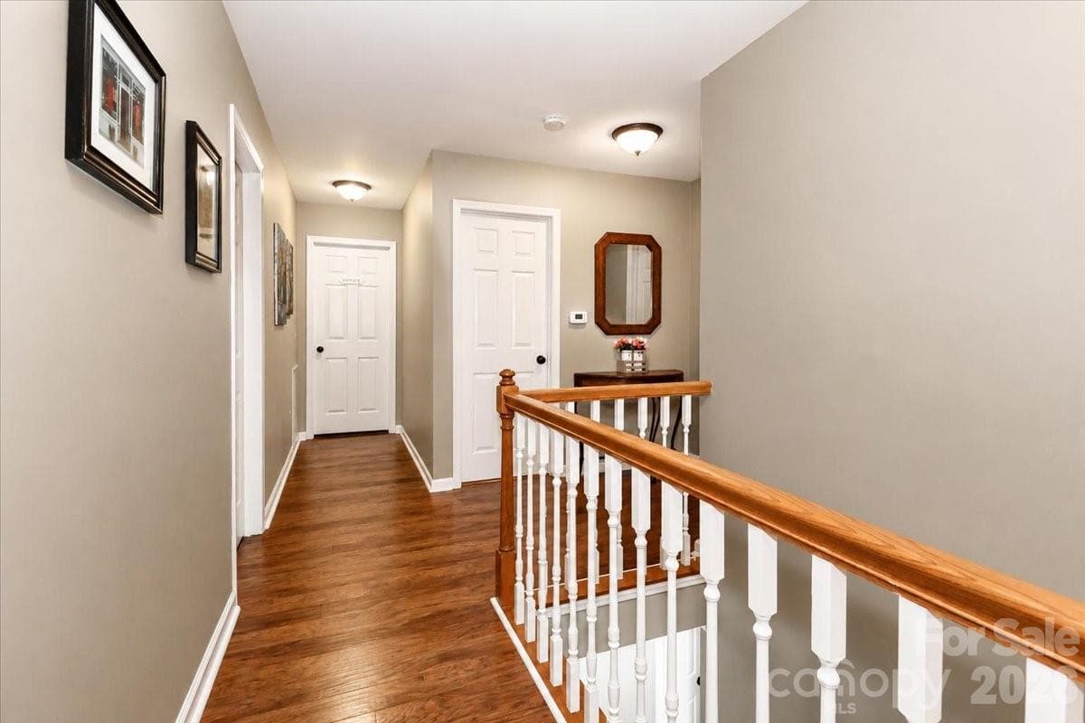 Upstairs hallway - 311 N Deerfield Circle, Salisbury