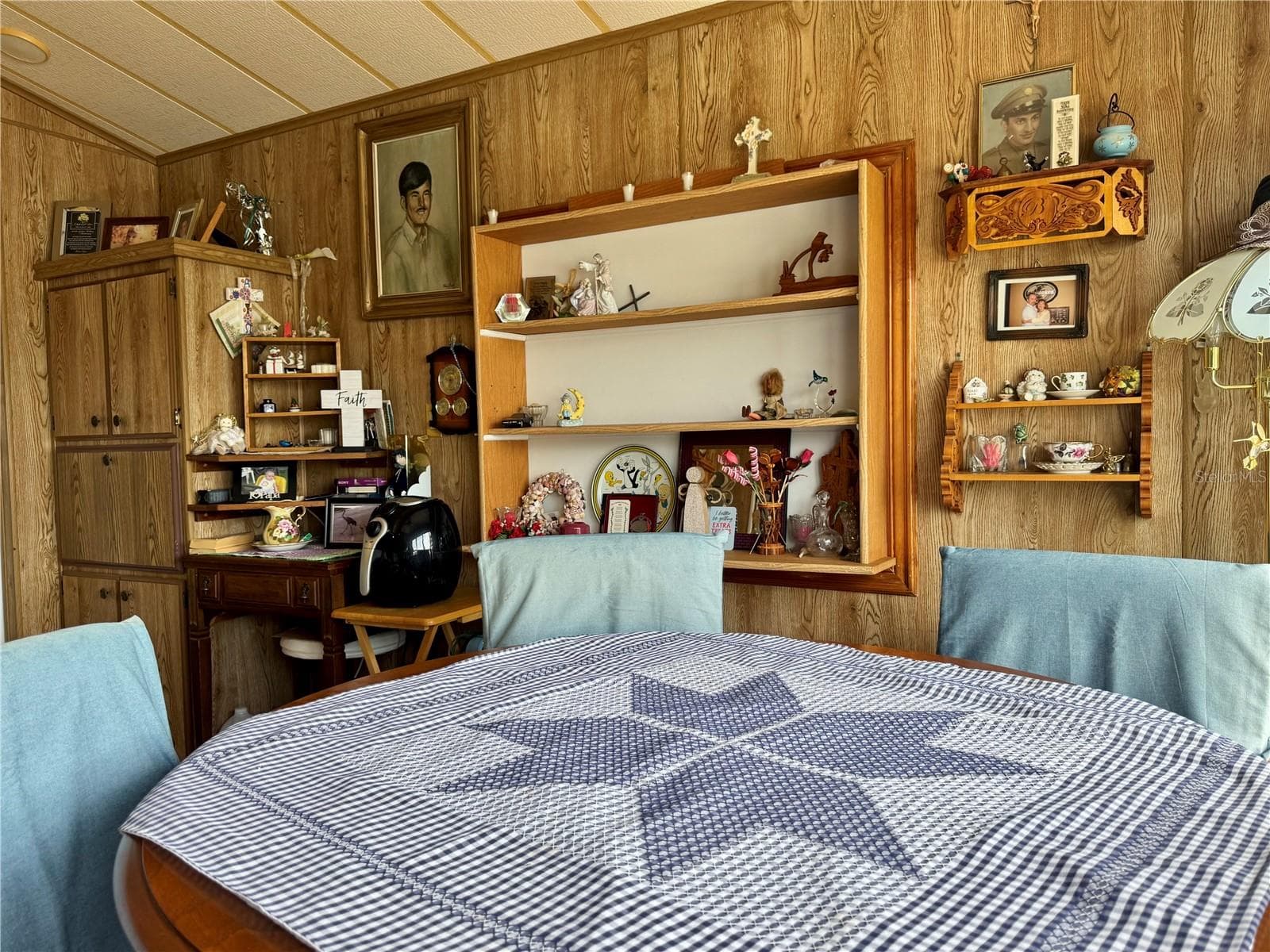 Built-in Shelves - 35224 DODIE DR #Lot 12, ZEPHYRHILLS