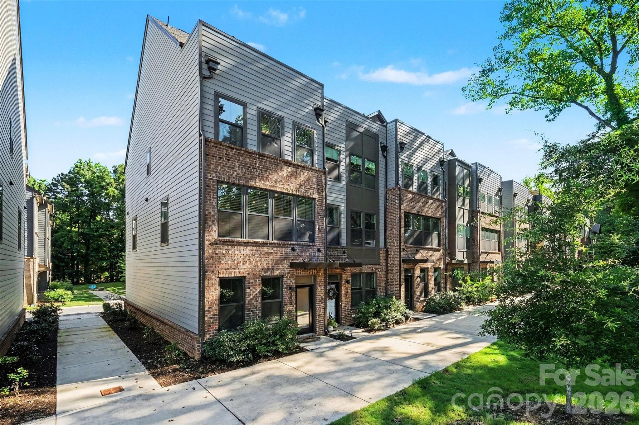 Townhouse at Charlotte, photo 2 of 31