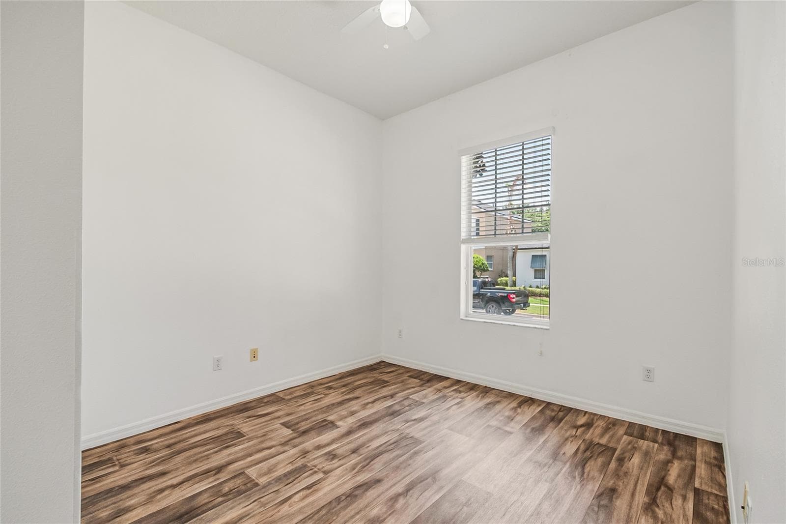 Single Family Residence at 7407 DEVEREAUX ST, REUNION, photo 11 of 63