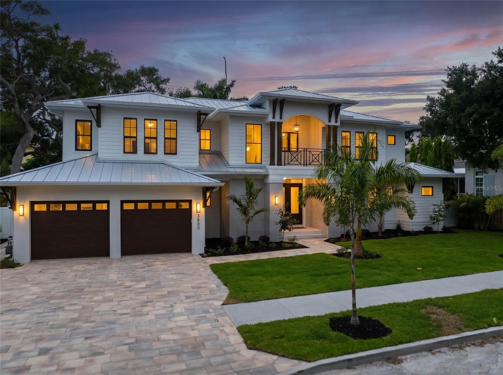 3800 FLORES AVE