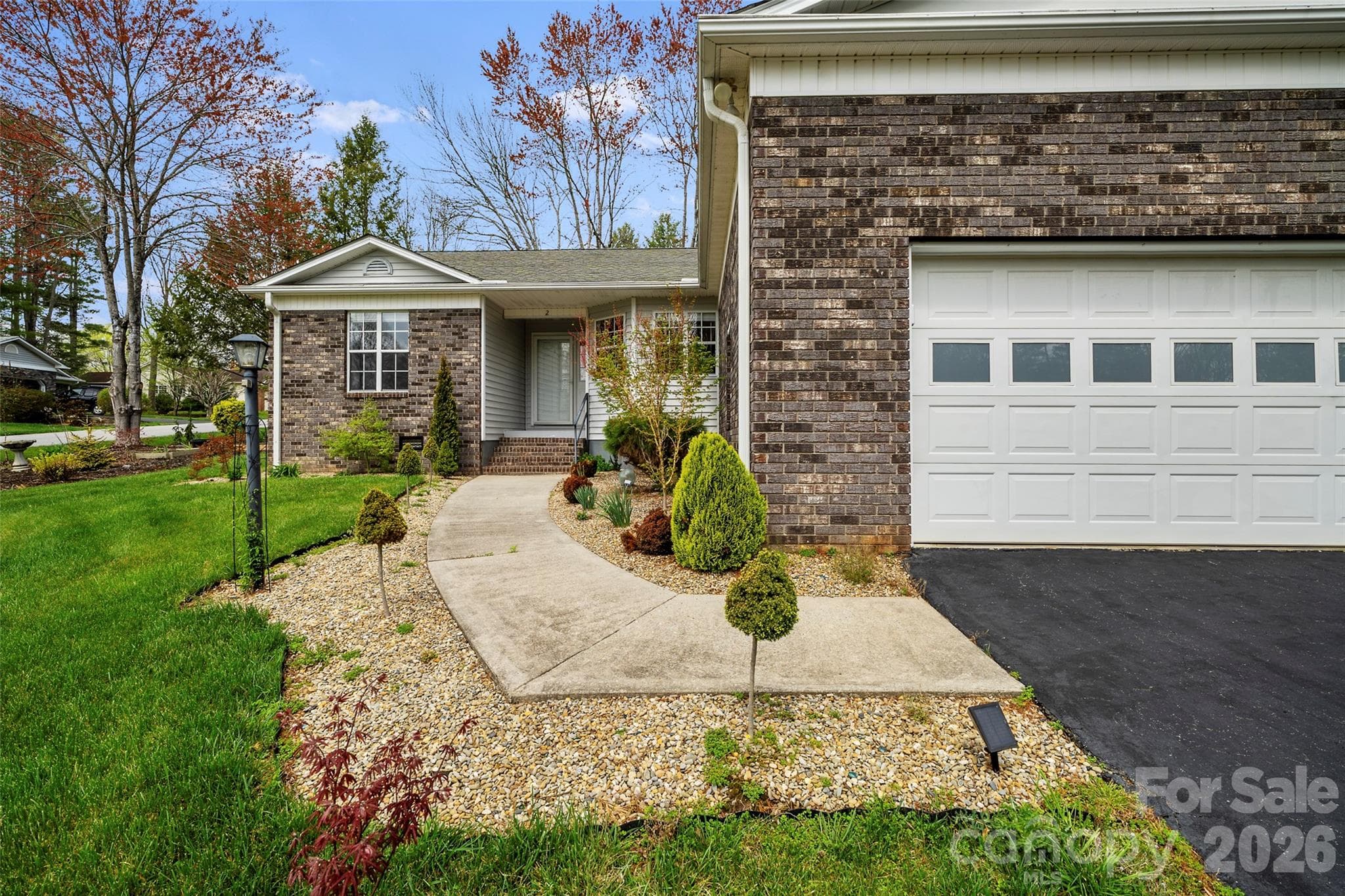Single Family Residence at 2 Manakiki Court, Etowah, photo 4 of 46