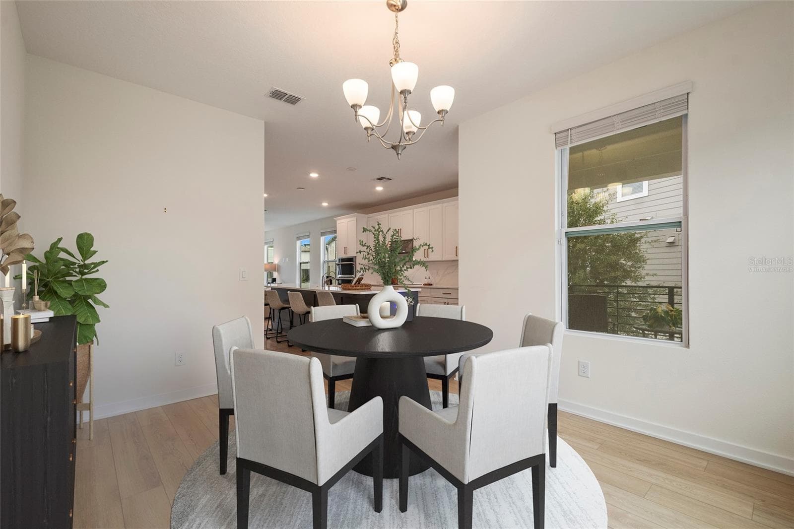 Virtually Staged Dining - 12551 WILLSTATTER AVE, ORLANDO