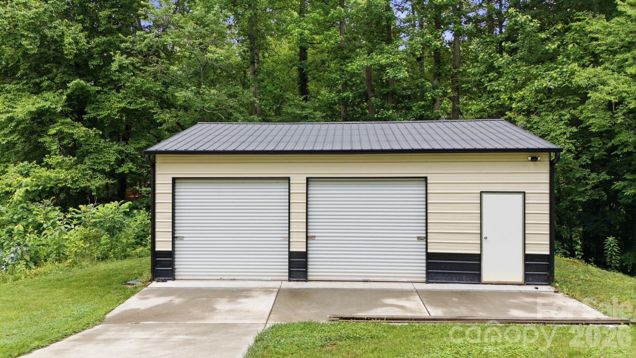 Single Family Residence at Troutman, photo 2 of 47