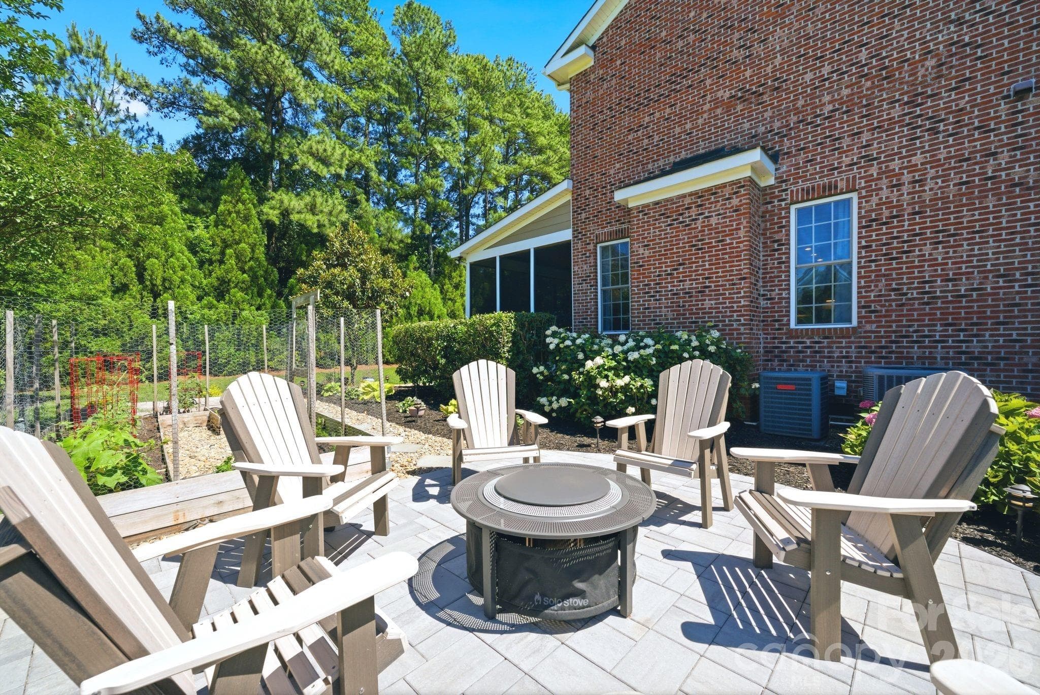 Fire Pit Area - Water Views - Huntersville