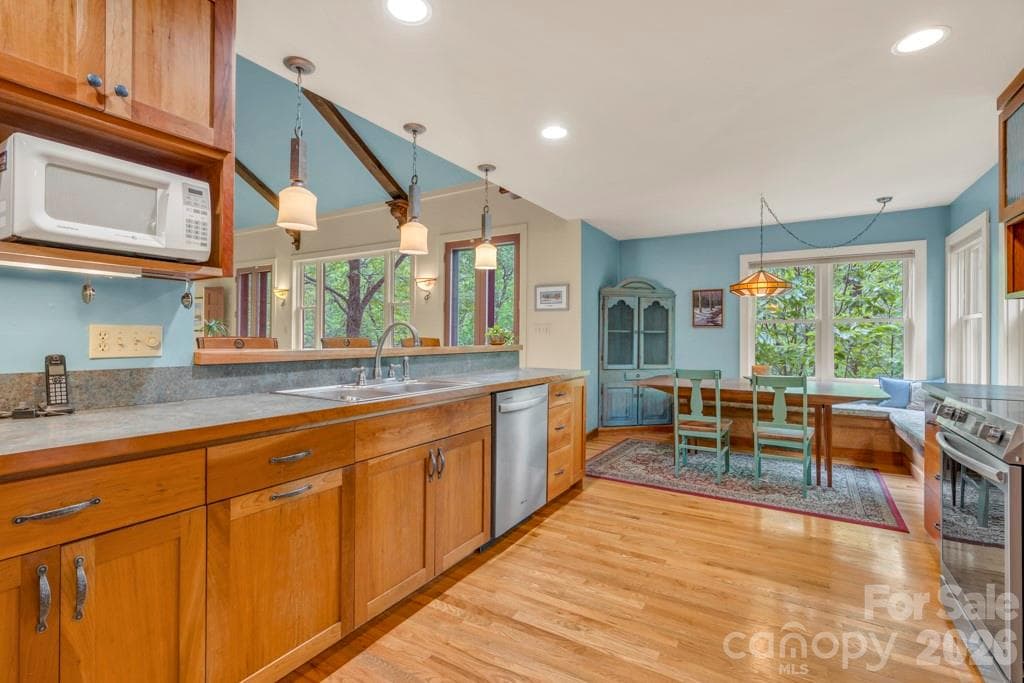 Single Family Residence at 1590 Shulls Mill Road, Boone, photo 17 of 56