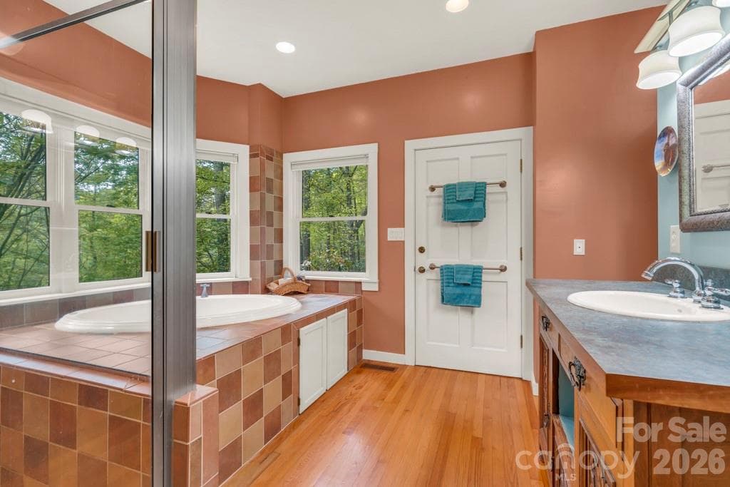 Lower-level studio bedroom suite bath - 1590 Shulls Mill Road, Boone
