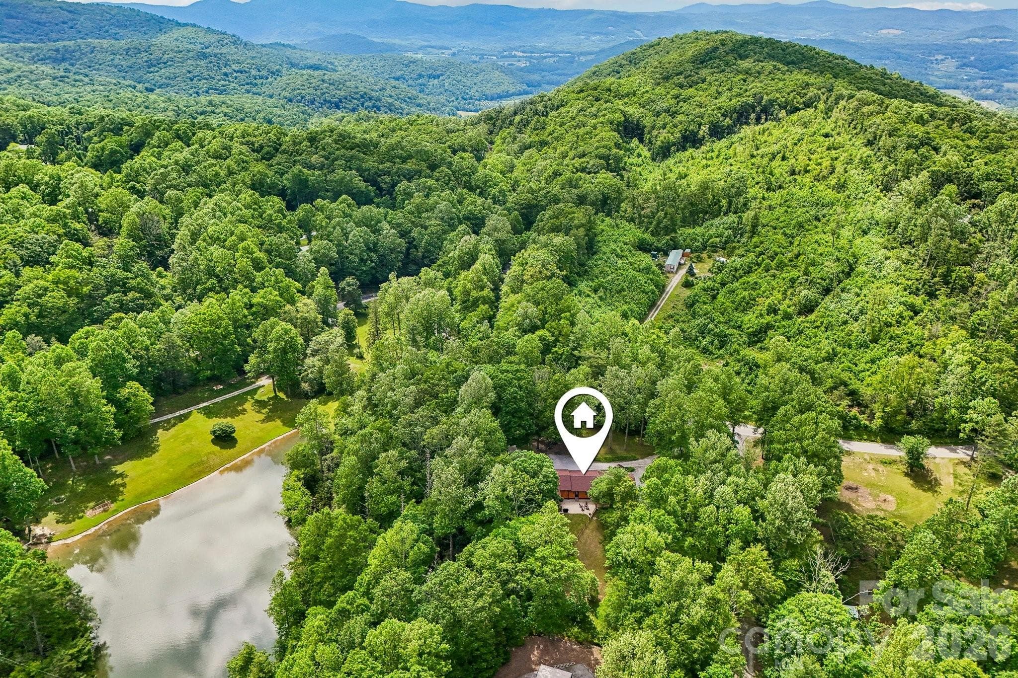 Single Family Residence at Hendersonville, photo 2 of 27