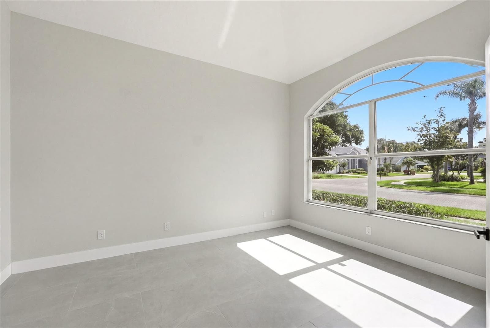 Single Family Residence at 12714 TOPSFIELD DR, ORLANDO, photo 6 of 48