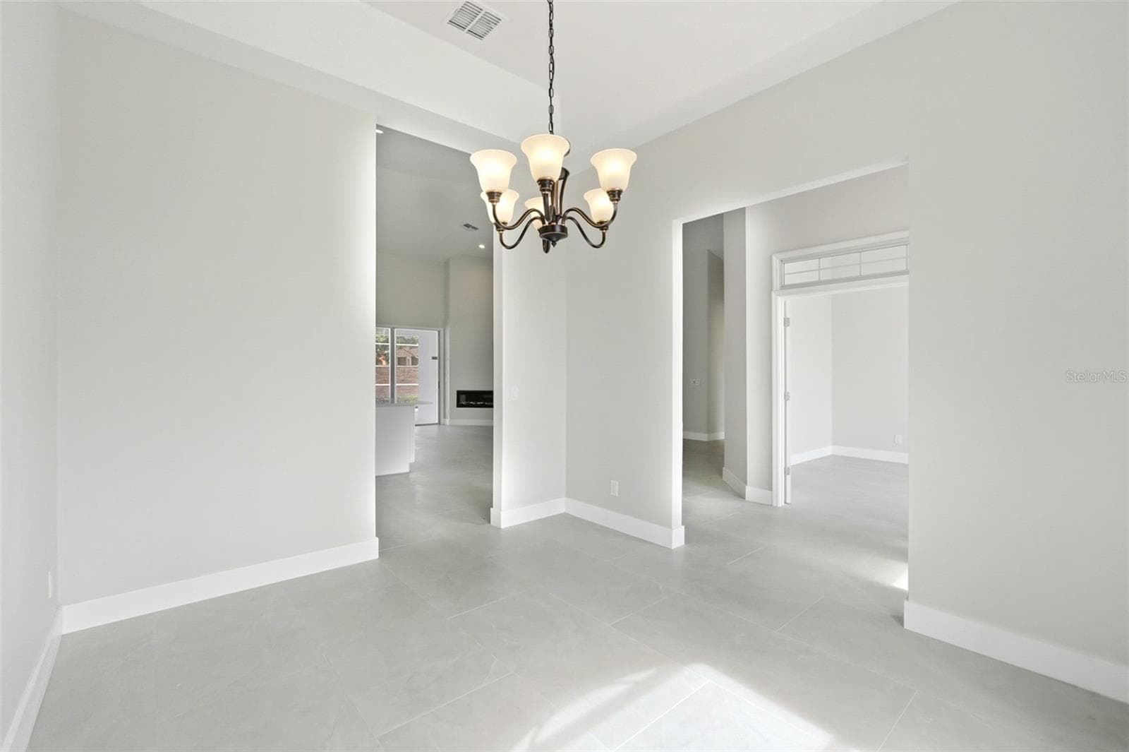 Single Family Residence at 12714 TOPSFIELD DR, ORLANDO, photo 9 of 48