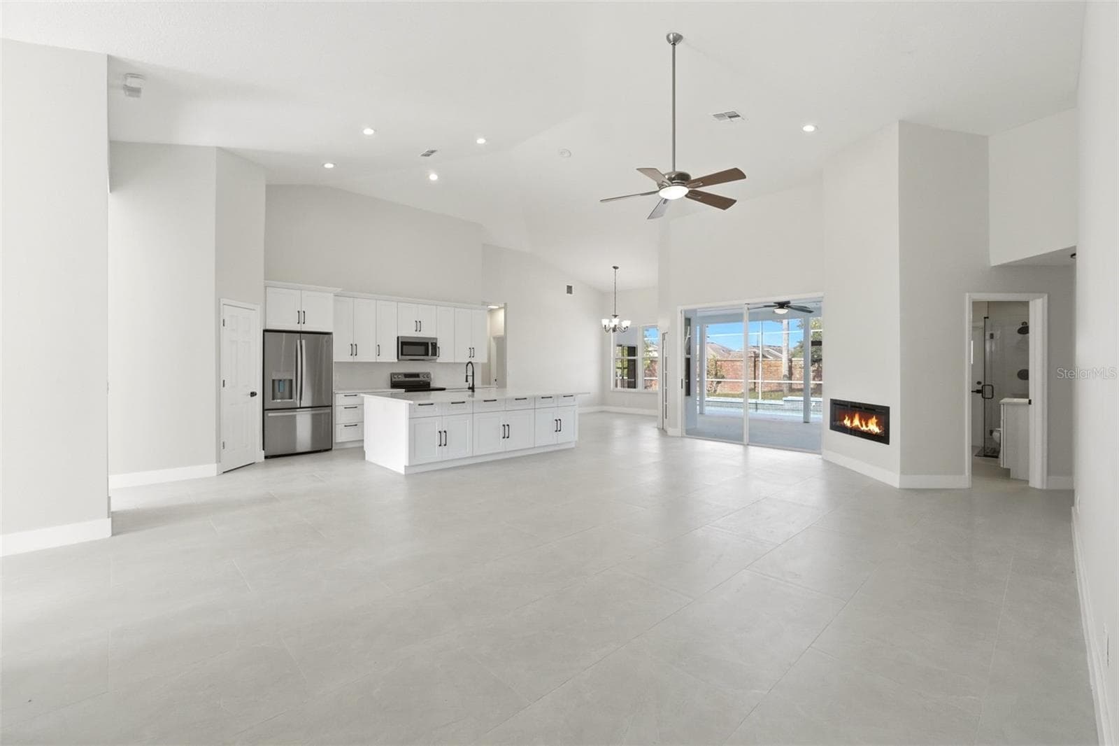 Single Family Residence at 12714 TOPSFIELD DR, ORLANDO, photo 11 of 48