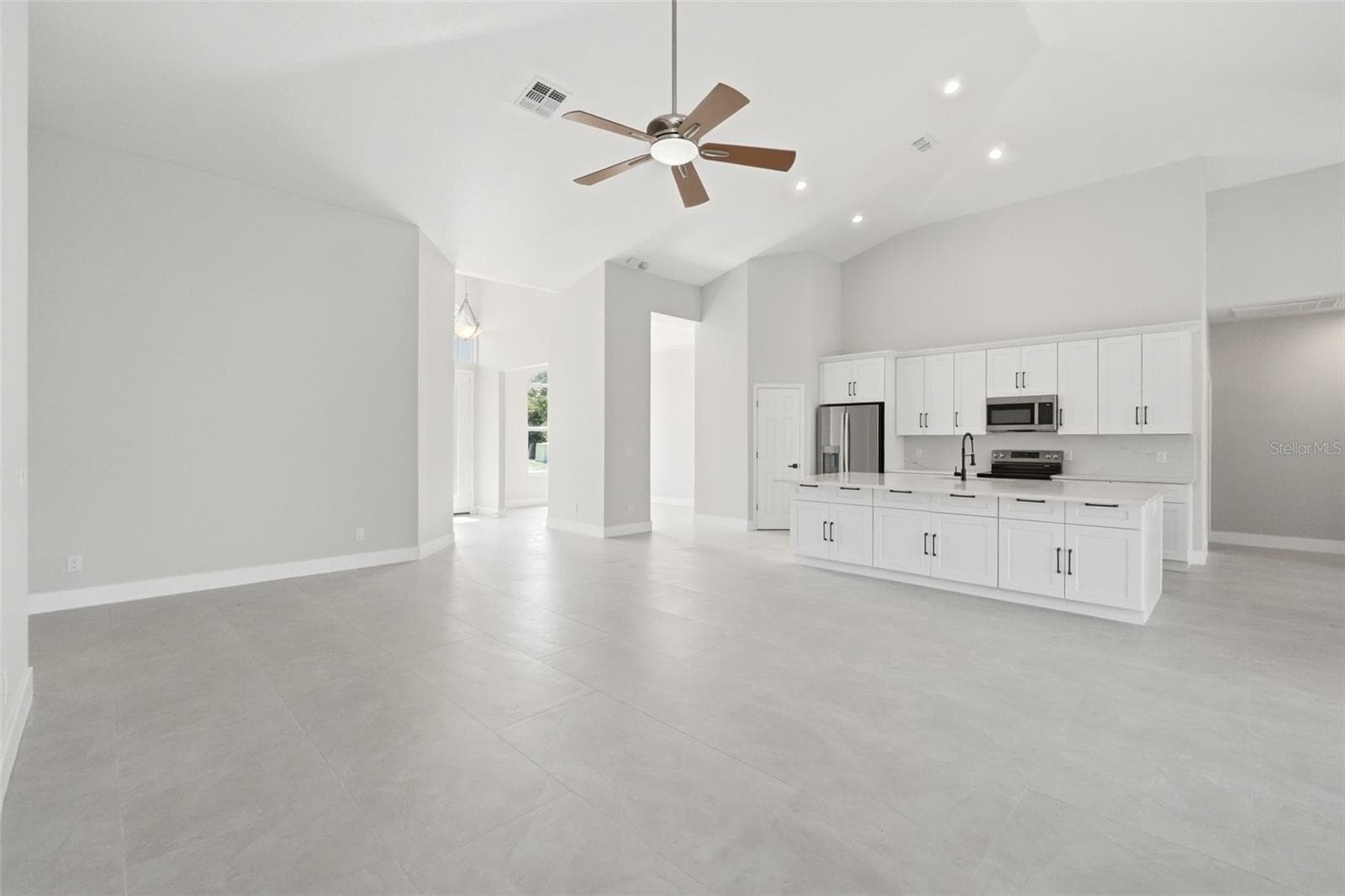 Single Family Residence at 12714 TOPSFIELD DR, ORLANDO, photo 14 of 48