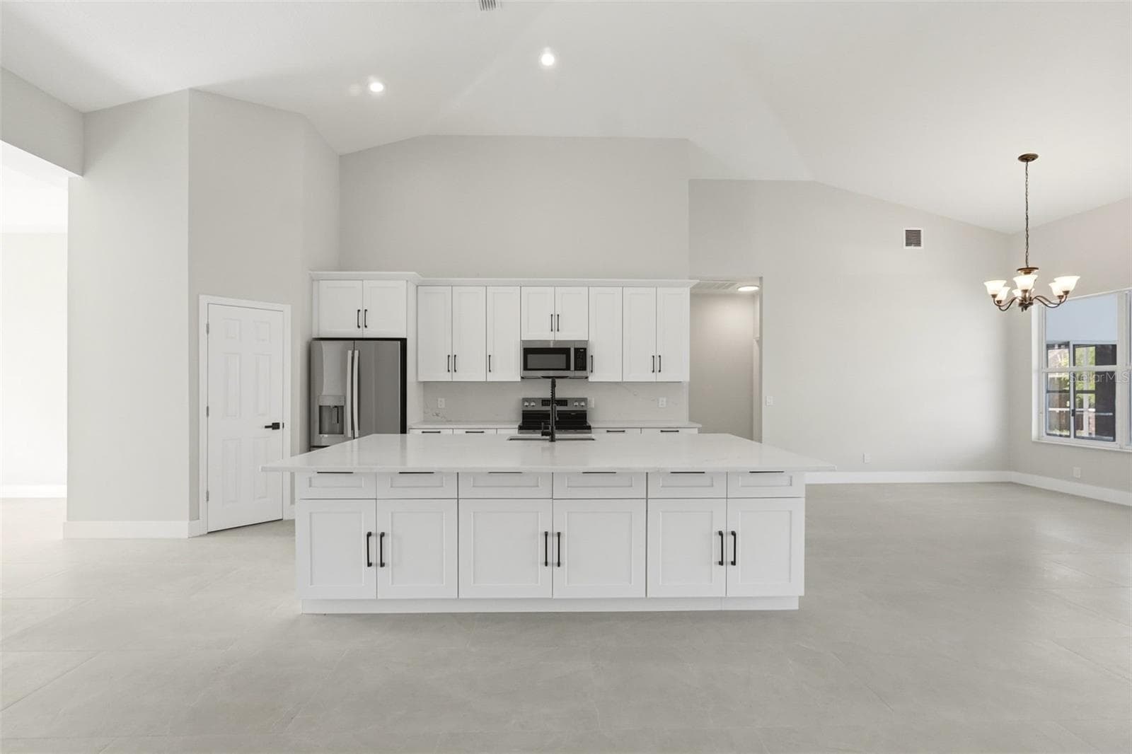 Single Family Residence at 12714 TOPSFIELD DR, ORLANDO, photo 16 of 48