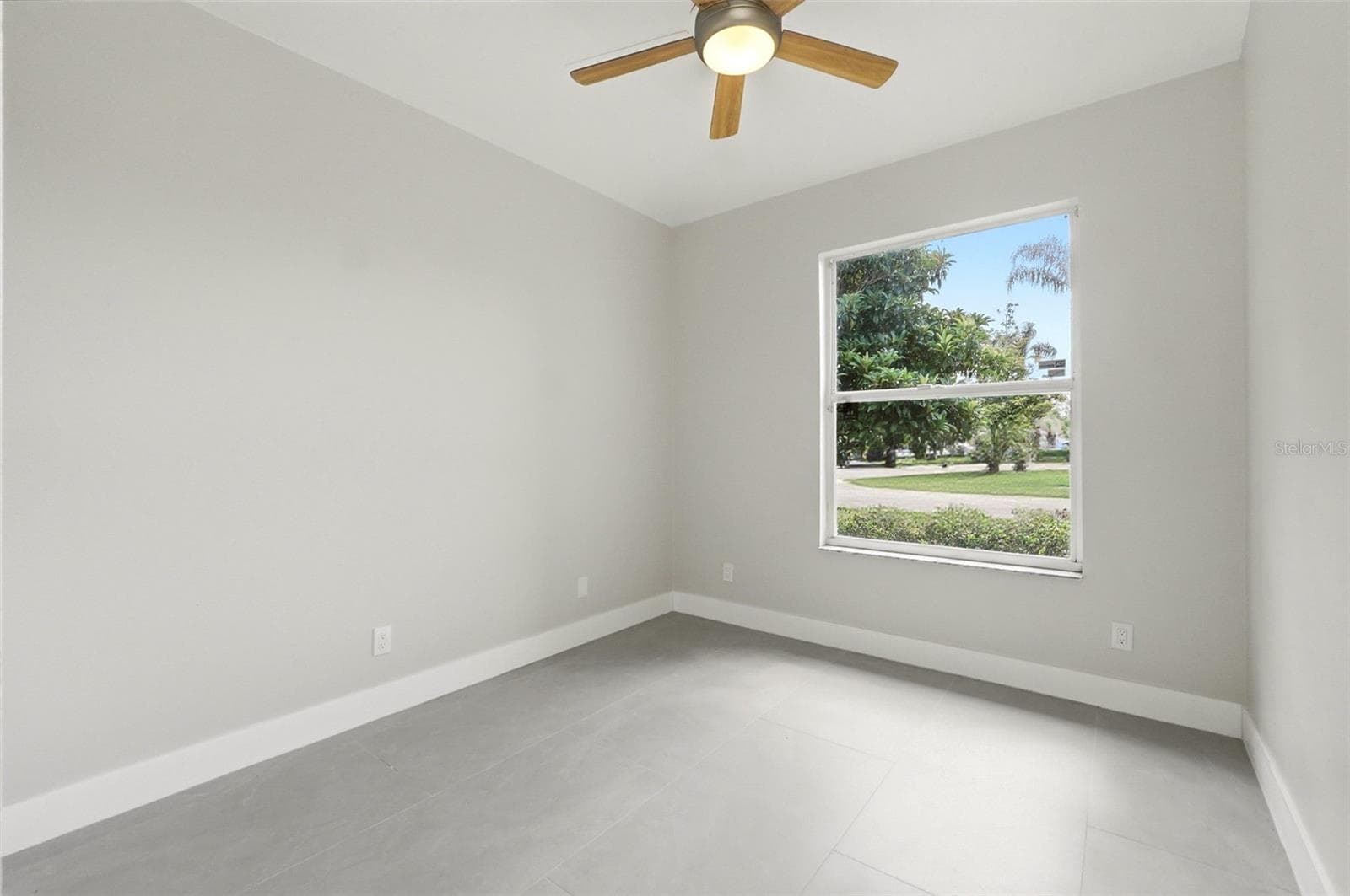 Single Family Residence at 12714 TOPSFIELD DR, ORLANDO, photo 36 of 48