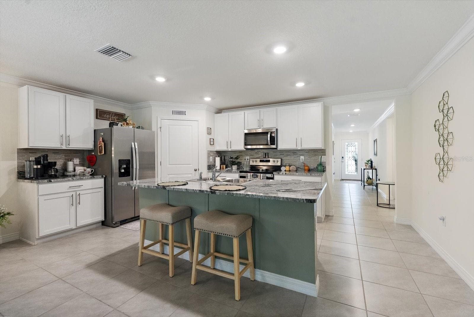 Beautiful, spacious kitchen - 5223 BYRONIC CT, BROOKSVILLE
