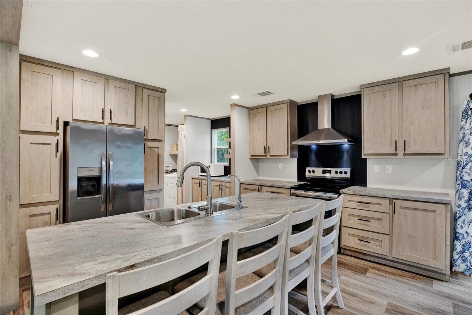 Manufactured Home at 2845 N LAKEFRONT DR, HERNANDO, photo 4 of 34