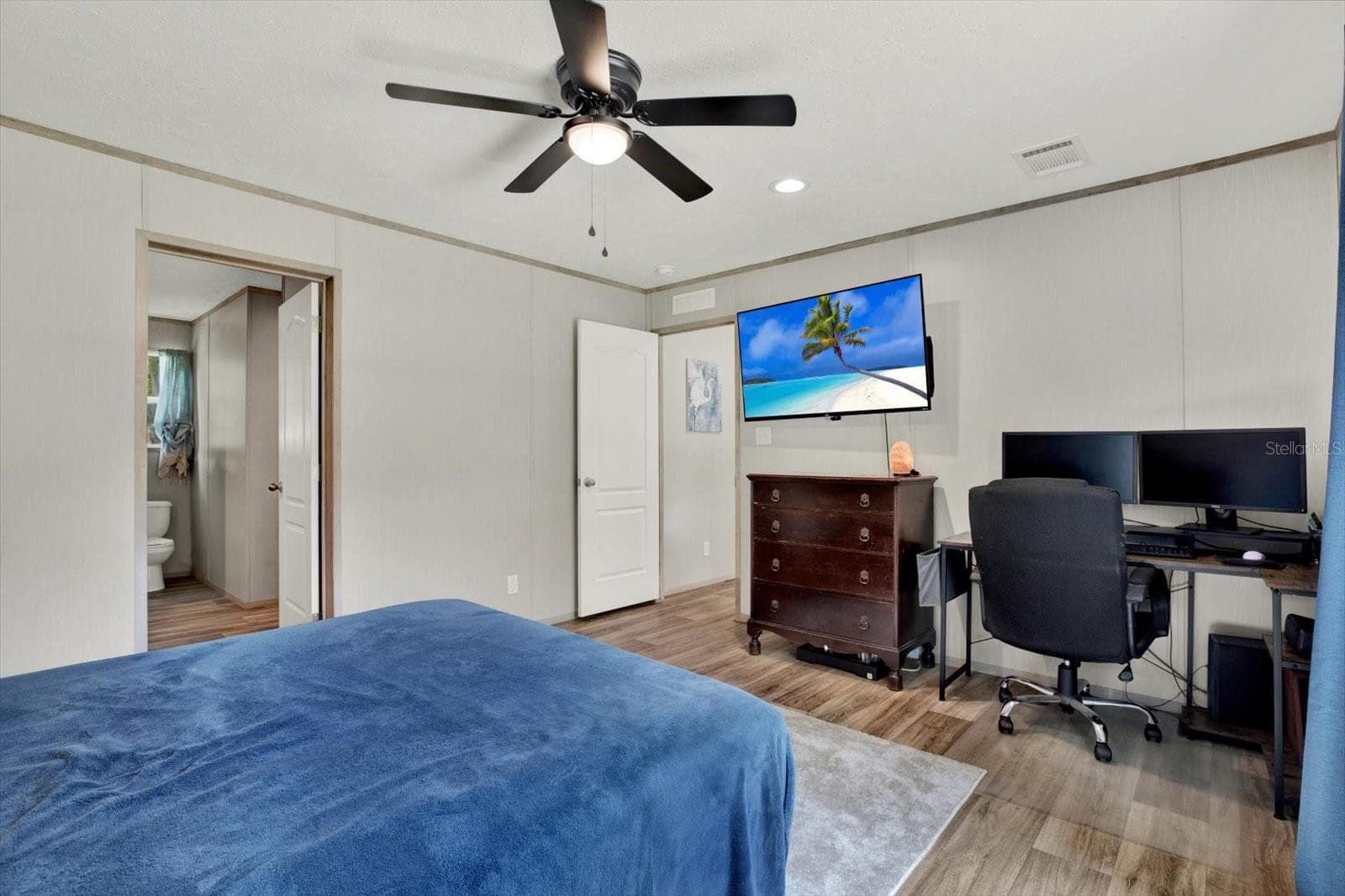 Manufactured Home at 2845 N LAKEFRONT DR, HERNANDO, photo 8 of 34