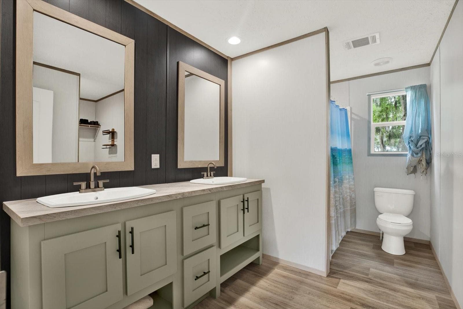 Manufactured Home at 2845 N LAKEFRONT DR, HERNANDO, photo 9 of 34