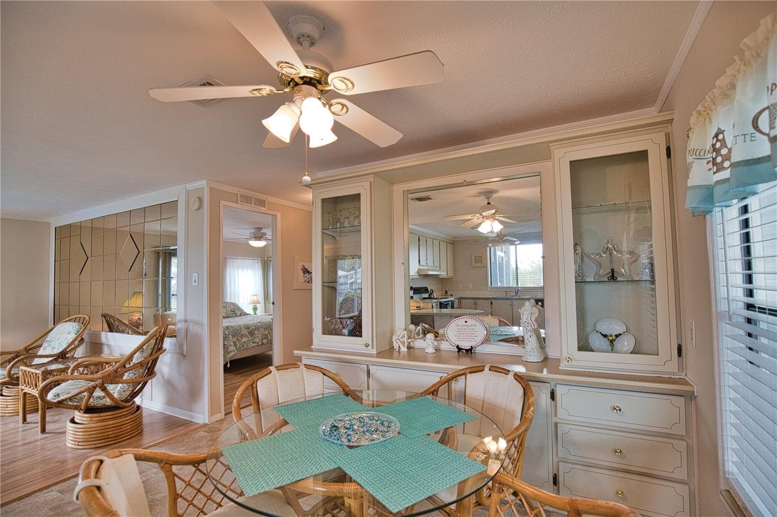 Manufactured Home at 632 LA JOLLA CIR, NORTH PORT, photo 4 of 35