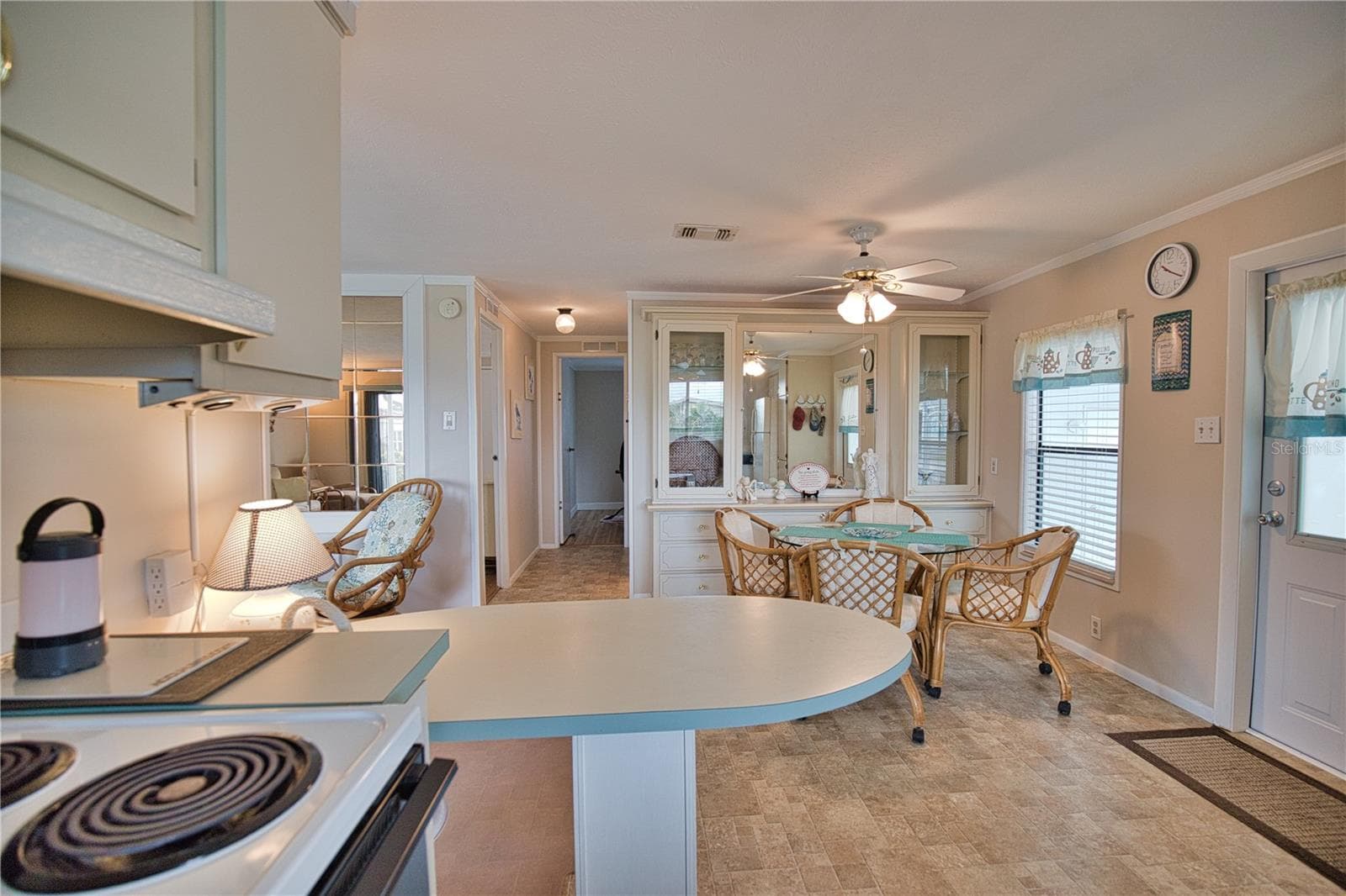 Manufactured Home at 632 LA JOLLA CIR, NORTH PORT, photo 9 of 35