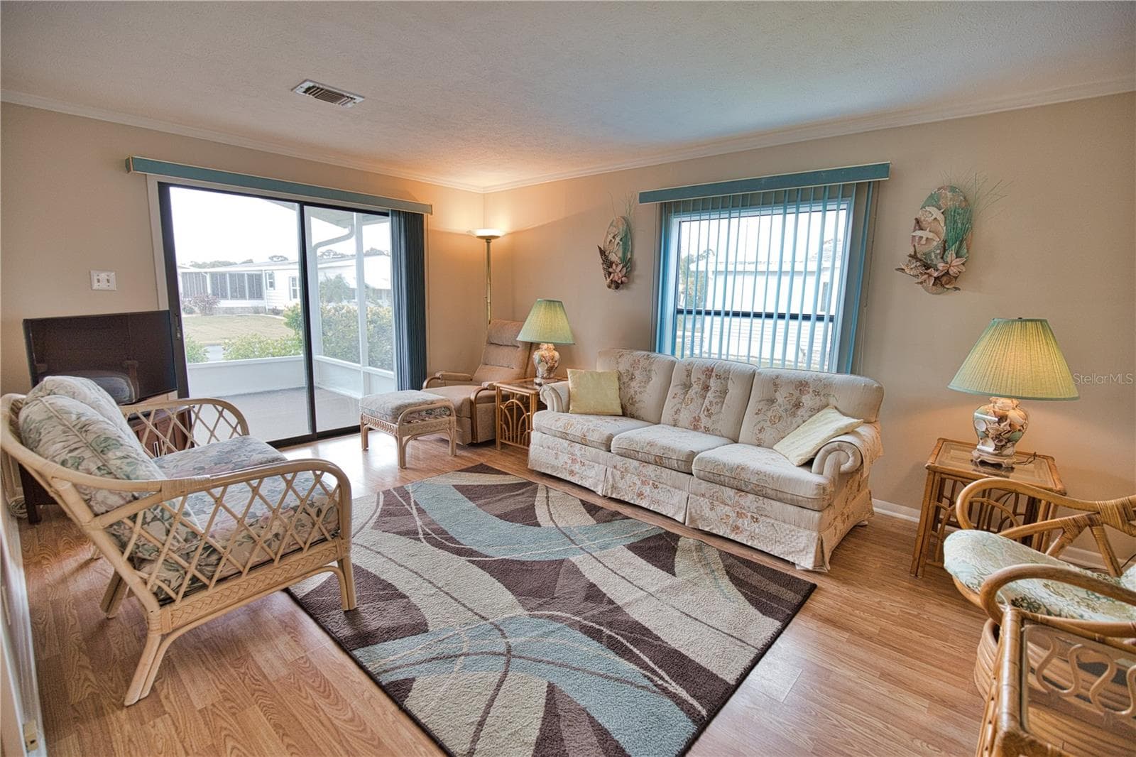 Manufactured Home at 632 LA JOLLA CIR, NORTH PORT, photo 13 of 35