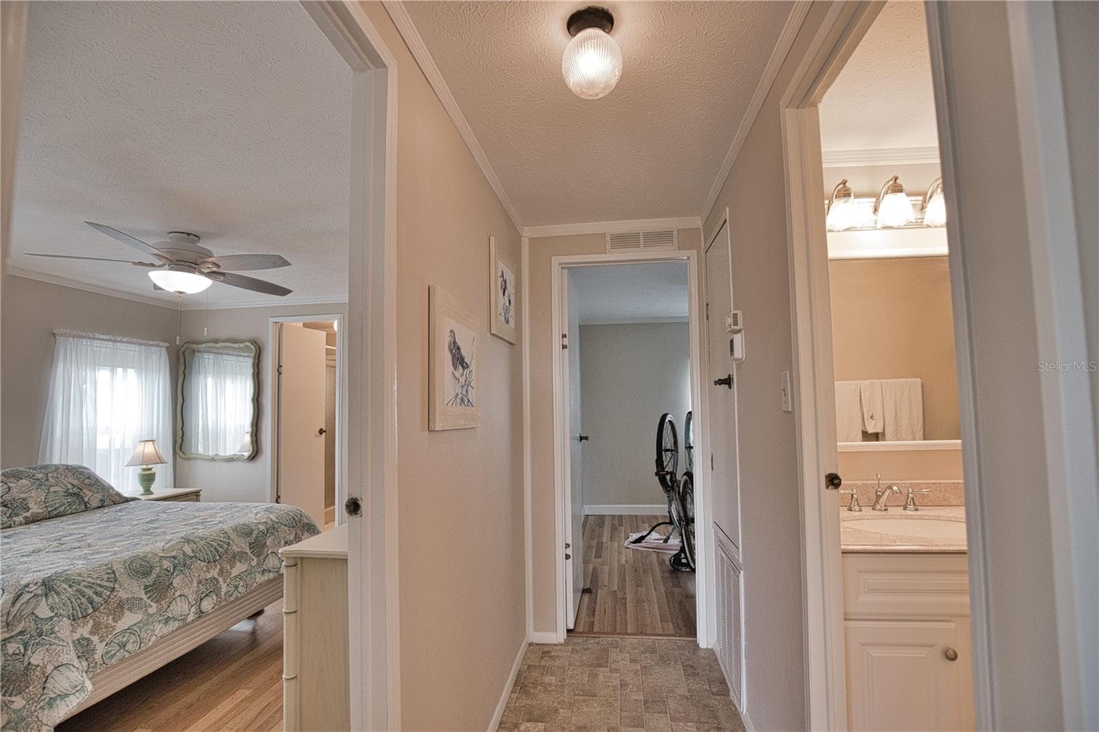 Manufactured Home at 632 LA JOLLA CIR, NORTH PORT, photo 19 of 35