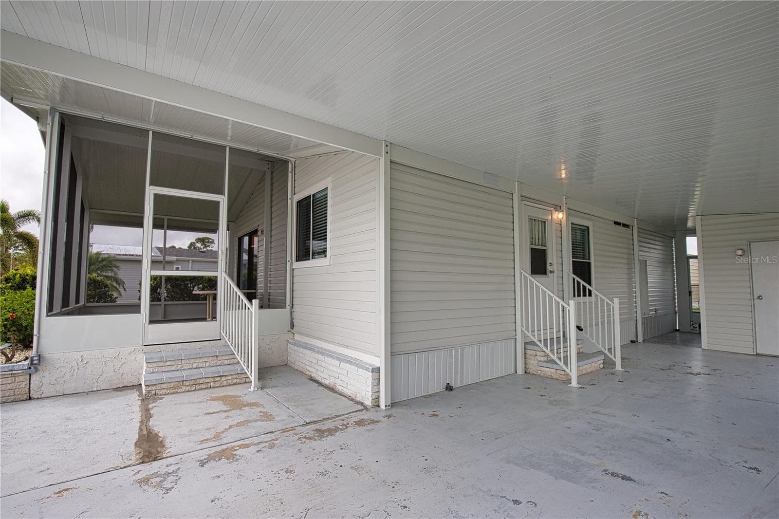 Manufactured Home at 632 LA JOLLA CIR, NORTH PORT, photo 27 of 35