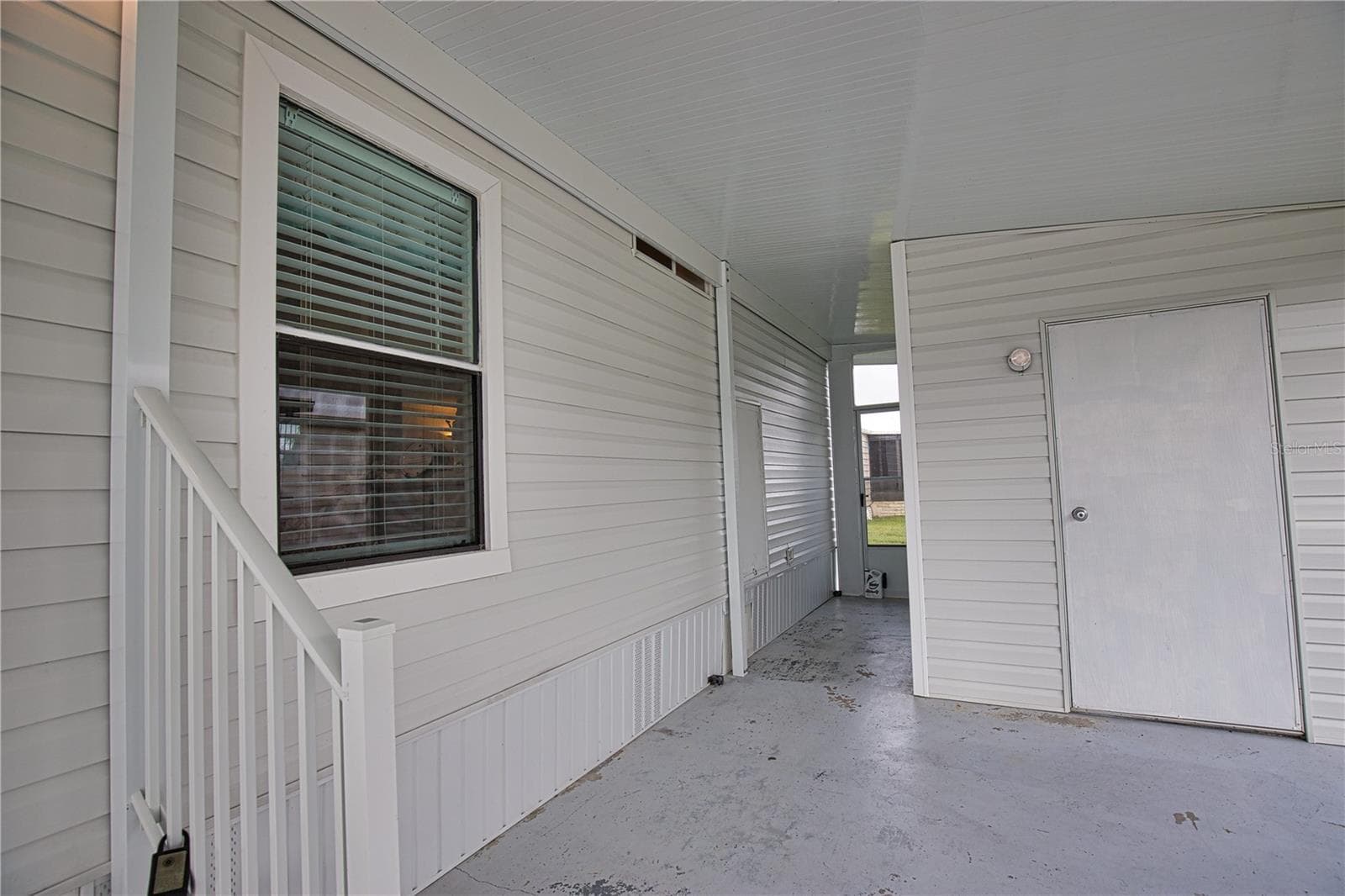 Manufactured Home at 632 LA JOLLA CIR, NORTH PORT, photo 29 of 35