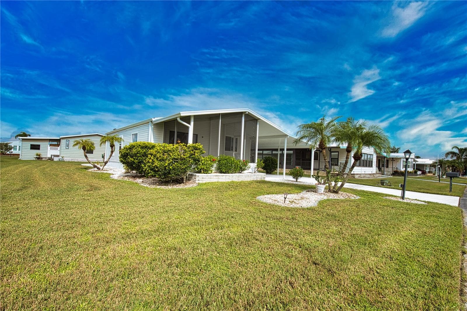 Manufactured Home at 632 LA JOLLA CIR, NORTH PORT, photo 32 of 35